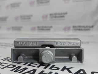 крепление аккумулятора BMW X1 F48 2017, 2.0 л., B48 A20 B, бензин, АКПП, alpinweiss 3 (300), полный привод, правый руль, 61219312294, 9312294