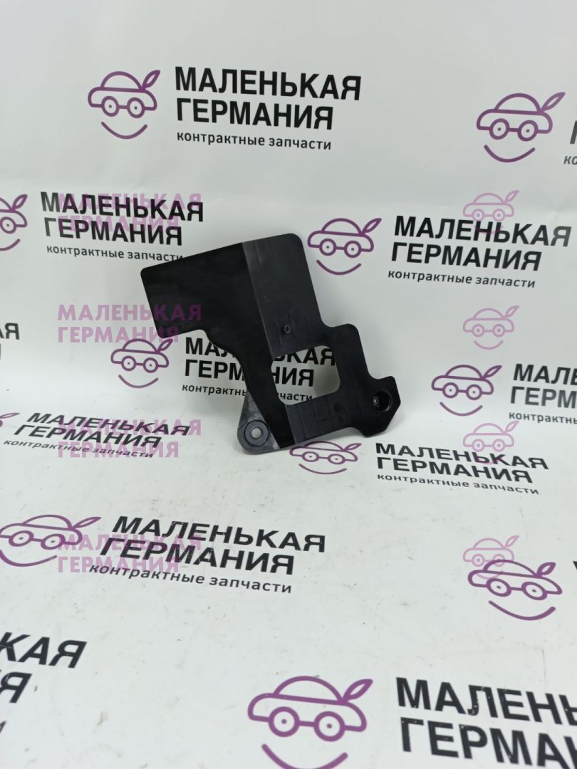 кронштейн (крепление) BMW 5 серия G30/G31 G30 2019, 4.4 л., N63 B44 C, бензин, АКПП, carbonschwarz metallic (416), седан, полный привод, 61138799229, 8799229 - фото №1