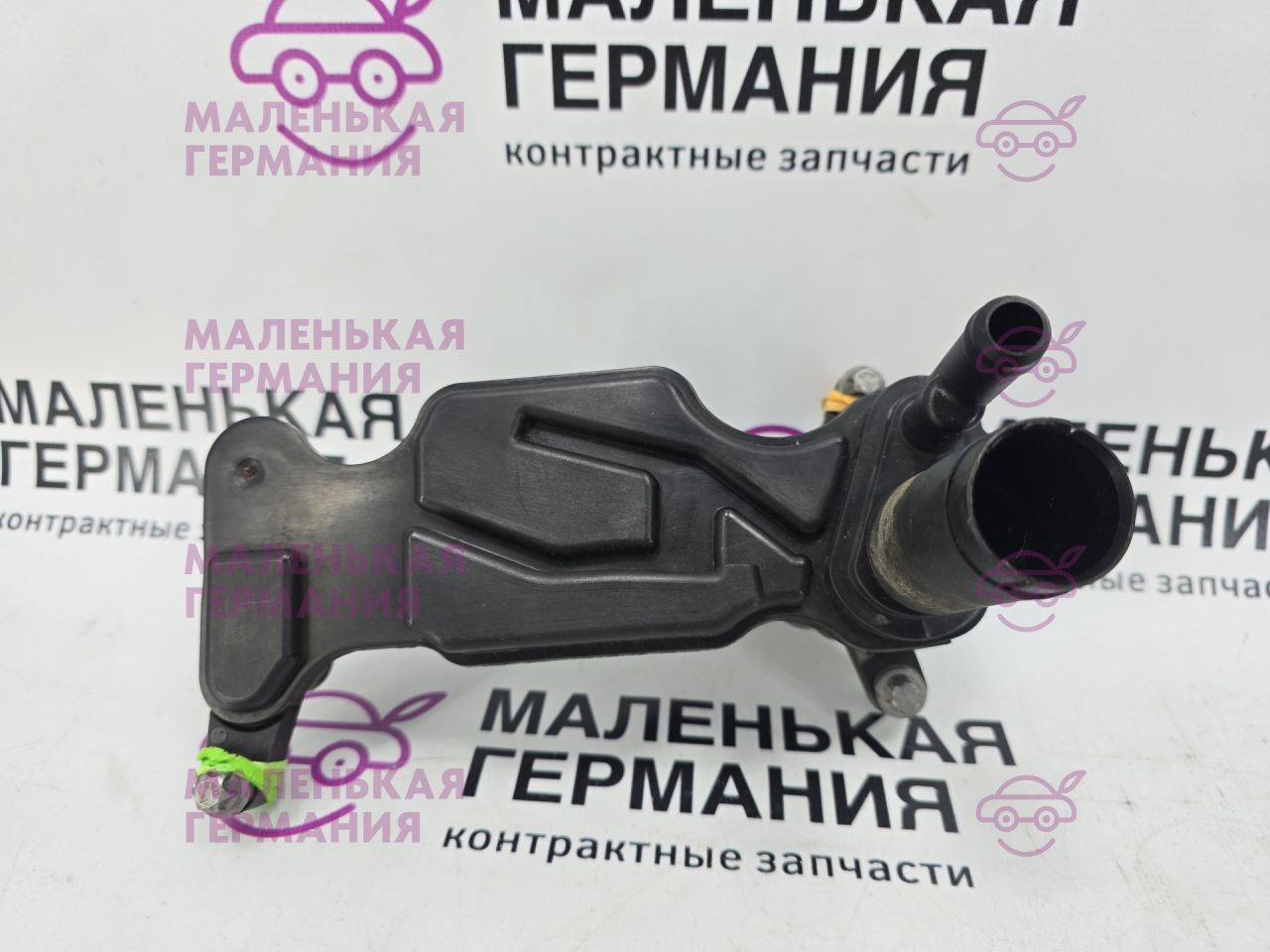 маслоотделитель (сапун) Mercedes-Benz C-Класс W205/S205/C205 2014, 2.0 л., M 274.920, бензин, АКПП, белый, седан, задний привод, правый руль, A2700105401 - фото №1