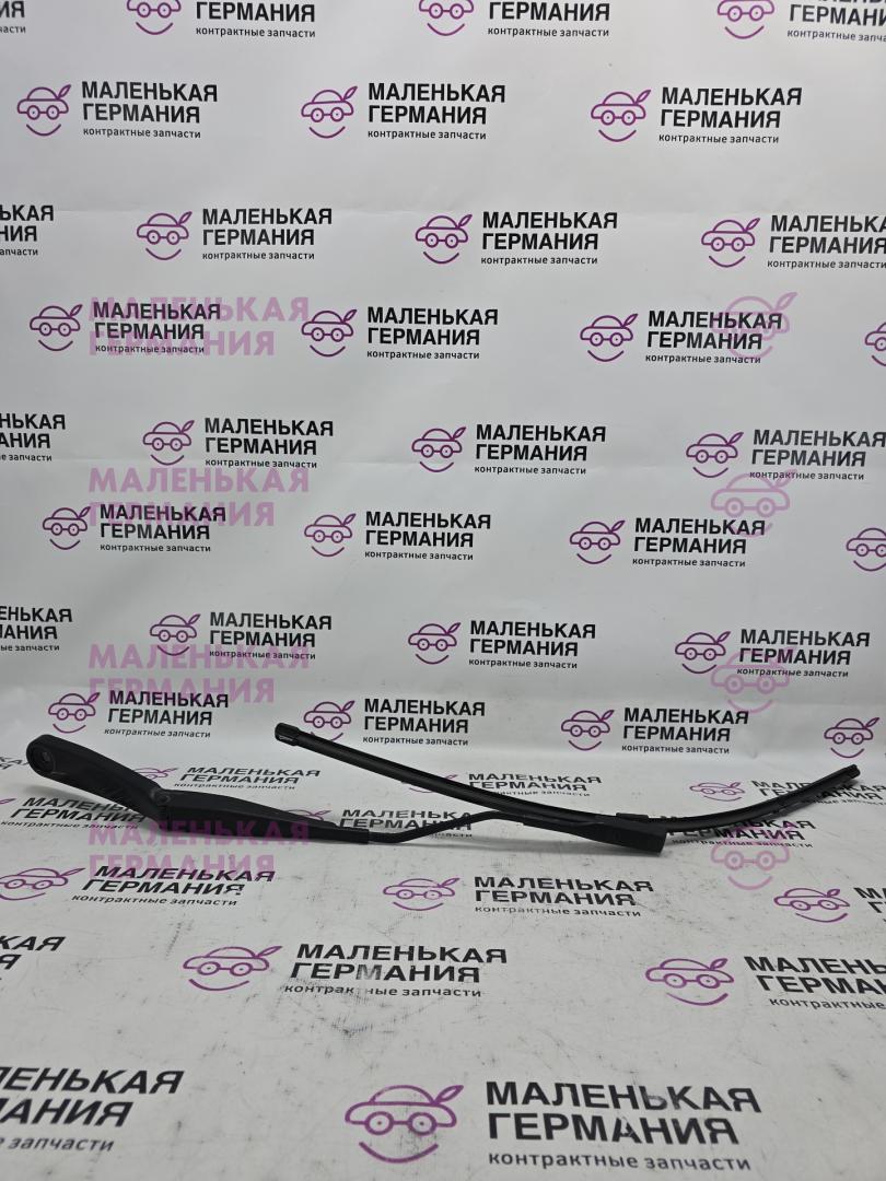 щеткодержатель (поводок стеклоочистителя, дворник) BMW X1 F48 2016, 2.0 л., B47 C20 A, дизель, АКПП, alpinweiss 3 (300), передний привод, правый руль, 61617360516, 7360516 - фото №1