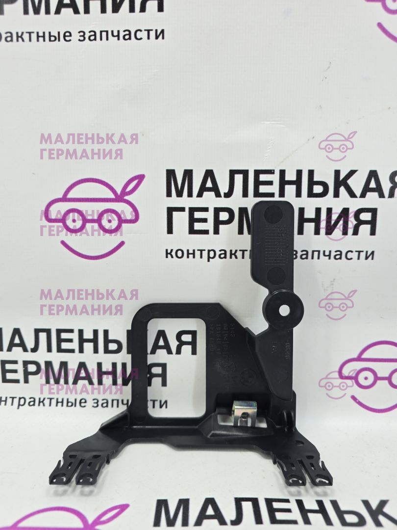 кронштейн (крепление) BMW X6 F16 2014, 3.0 л., N55 B30 A, бензин, АКПП, красный, правый руль, 51477313975, 7313975 - фото №1