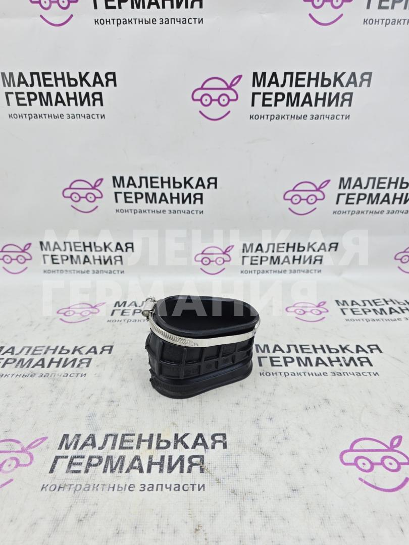 патрубок воздушного фильтра BMW 5 серия G30/G31 G30 2019, 4.4 л., N63 B44 C, бензин, АКПП, carbonschwarz metallic (416), седан, полный привод, 13718613155, 8613155 - фото №1