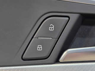 Кнопка блокировки двери Audi A4 B9 2017, 2.0 л., CVKB, бензин, МКПП, s9/x5q синий металлик, седан, передний привод, правый руль