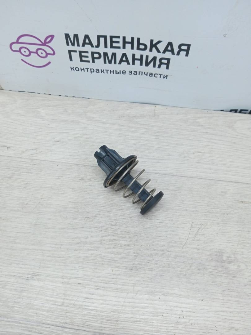отбойник капота Mercedes-Benz C-Класс W205/S205/C205 2014, 2.0 л., M 274.920, бензин, АКПП, белый, седан, задний привод, правый руль, A2058800027 - фото №1
