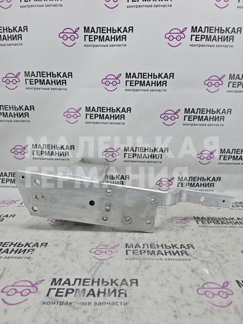 кронштейн переднего бампера BMW X6 F16 2014, 3.0 л., N55 B30 A, бензин, АКПП, красный, правый руль, 51647294508, 7294508 - фото №1