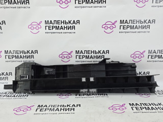 кронштейн радиатора BMW X5 E70 [рестайлинг] 2011, 3.0 л., N55 B30 A, бензин, АКПП, белый, правый руль, 17118572188, 7799761, 17117799761, 7799761, 8572188