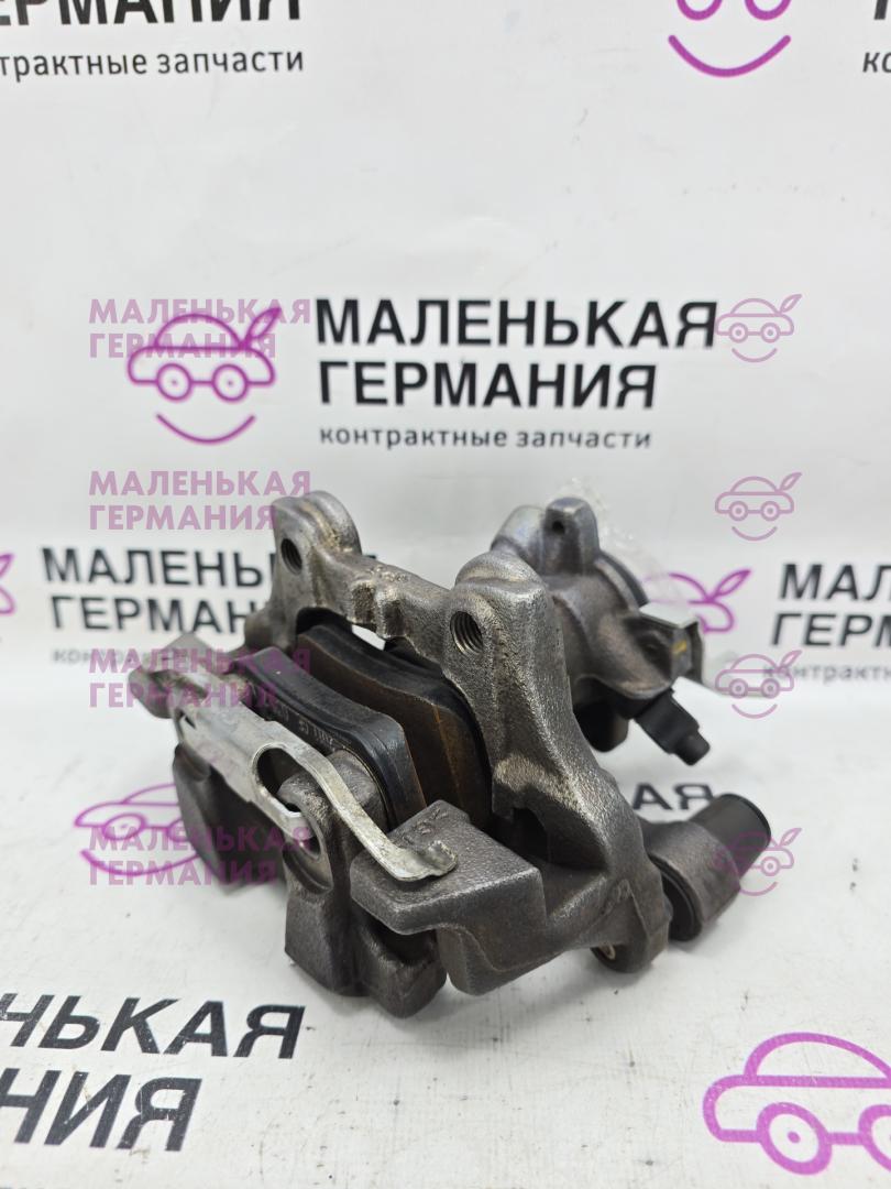 суппорт задний правый BMW X1 F48 2016, 2.0 л., B47 C20 A, дизель, АКПП, alpinweiss 3 (300), передний привод, правый руль, 34216860398, 6860398 - фото №1