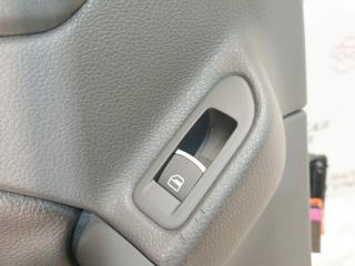 кнопка стеклоподъемника двери задней левой Volkswagen Golf GTI 6 поколение 2011, 2.0 л., CCZB, бензин, робот, b4/b9a белый, хетчбэк 5 дв., передний привод, правый руль