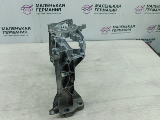 крепление фары левой Mercedes-Benz C-Класс W205/S205/C205 2014, 2.0 л., M 274.920, бензин, АКПП, белый, седан, задний привод, правый руль, A2056221600
