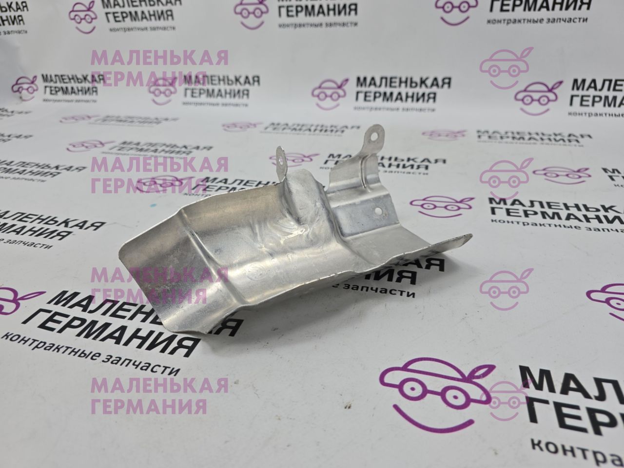 тепловой экран глушителя BMW 5 серия G30/G31 G31 2017, 2.0 л., B48 B20 B, бензин, АКПП, alpinweiss 3 (300), универсал, правый руль, 32106865919, 6865919 - фото №1