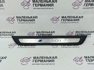 накладка на порог внутренняя BMW 5 серия G30/G31 G30 2019, 4.4 л., N63 B44 C, бензин, АКПП, carbonschwarz metallic (416), седан, полный привод, 51478072378, 8072378
