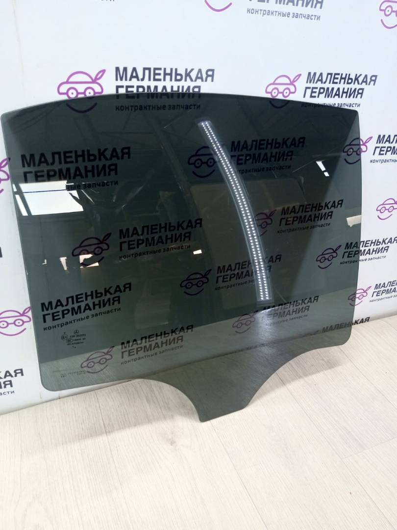 стекло двери задней правой Mercedes-Benz C-Класс W205/S205/C205 2014, 2.0 л., M 274.920, бензин, АКПП, белый, седан, задний привод, правый руль, A2057350610 - фото №1
