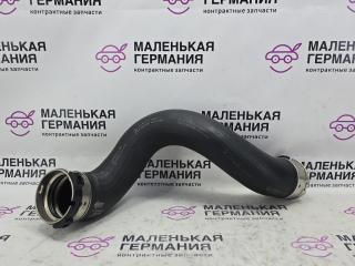 патрубок интеркулера Mercedes-Benz C-Класс W204 [рестайлинг] W204.048 2012, 1.8 л., M 271.860, бензин, АКПП, 149 белый, седан, задний привод, правый руль, A2045282582