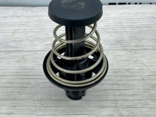 отбойник капота Mercedes-Benz C-Класс W205/S205/C205 2014, 2.0 л., M 274.920, бензин, АКПП, белый, седан, задний привод, правый руль, A2058800027