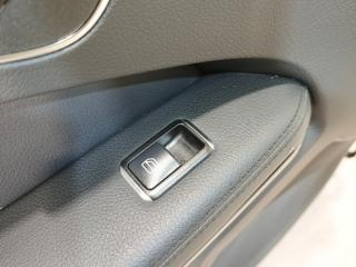 кнопка стеклоподъемника двери передней левой Mercedes-Benz E-Класс W212 [рестайлинг] W212 2013, 2.0 л., M 274.920, бензин, АКПП, 775 iridiumsilber, седан, задний привод, правый руль, A2049058102, A20490581029107