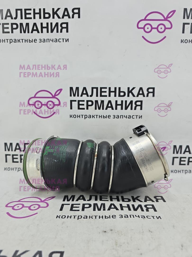 патрубок интеркулера BMW X5 F15 2013, 3.0 л., N57 D30 A, дизель, АКПП, mineralweiss metallic (a96), внедорожник 5 дв., полный привод, правый руль, 11617823236, 7823236, 7823236 - фото №1
