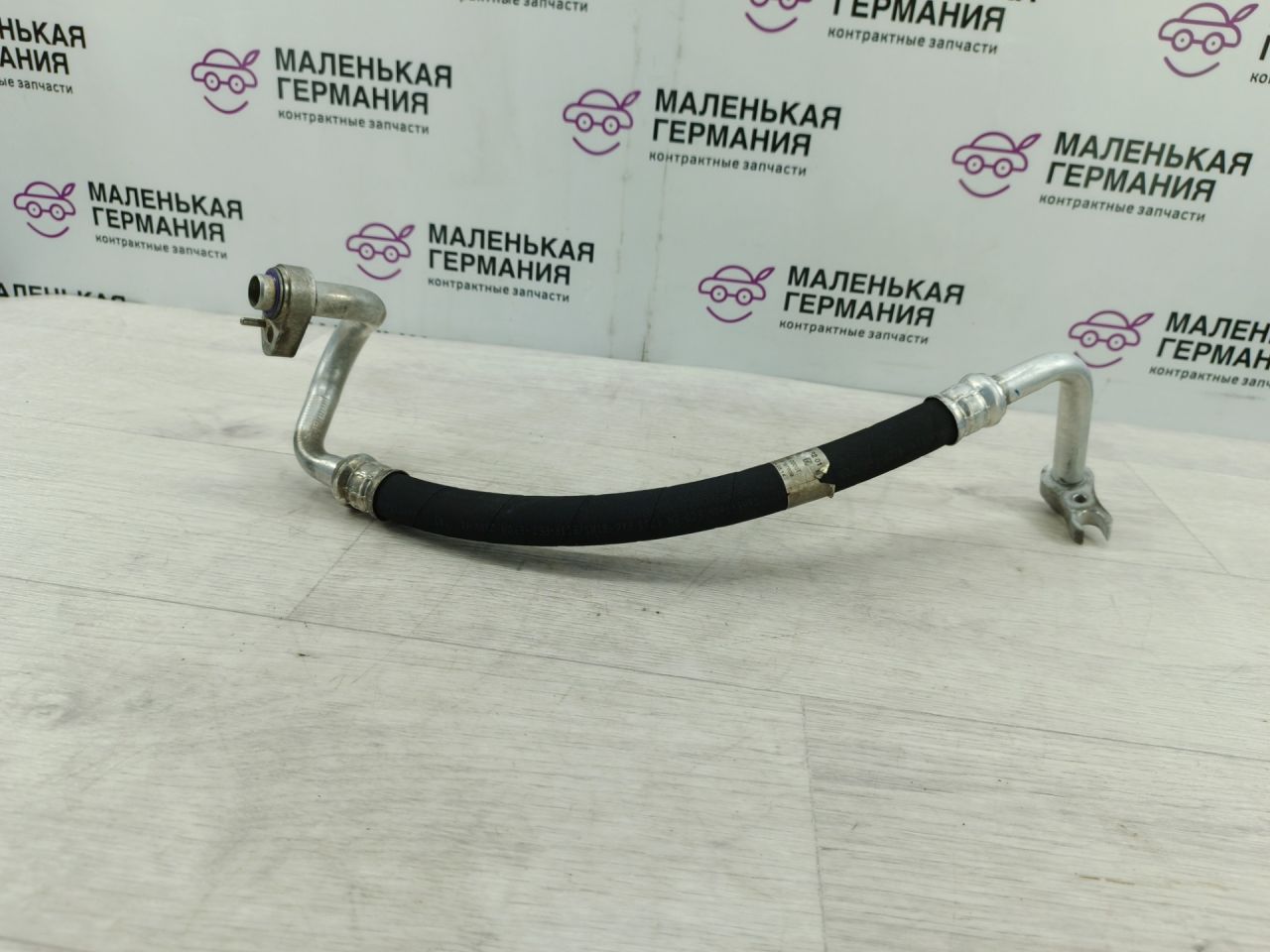 трубка кондиционера Mercedes-Benz C-Класс W205/S205/C205 2014, 2.0 л., M 274.920, бензин, АКПП, белый, седан, задний привод, правый руль, A2058306201 - фото №1