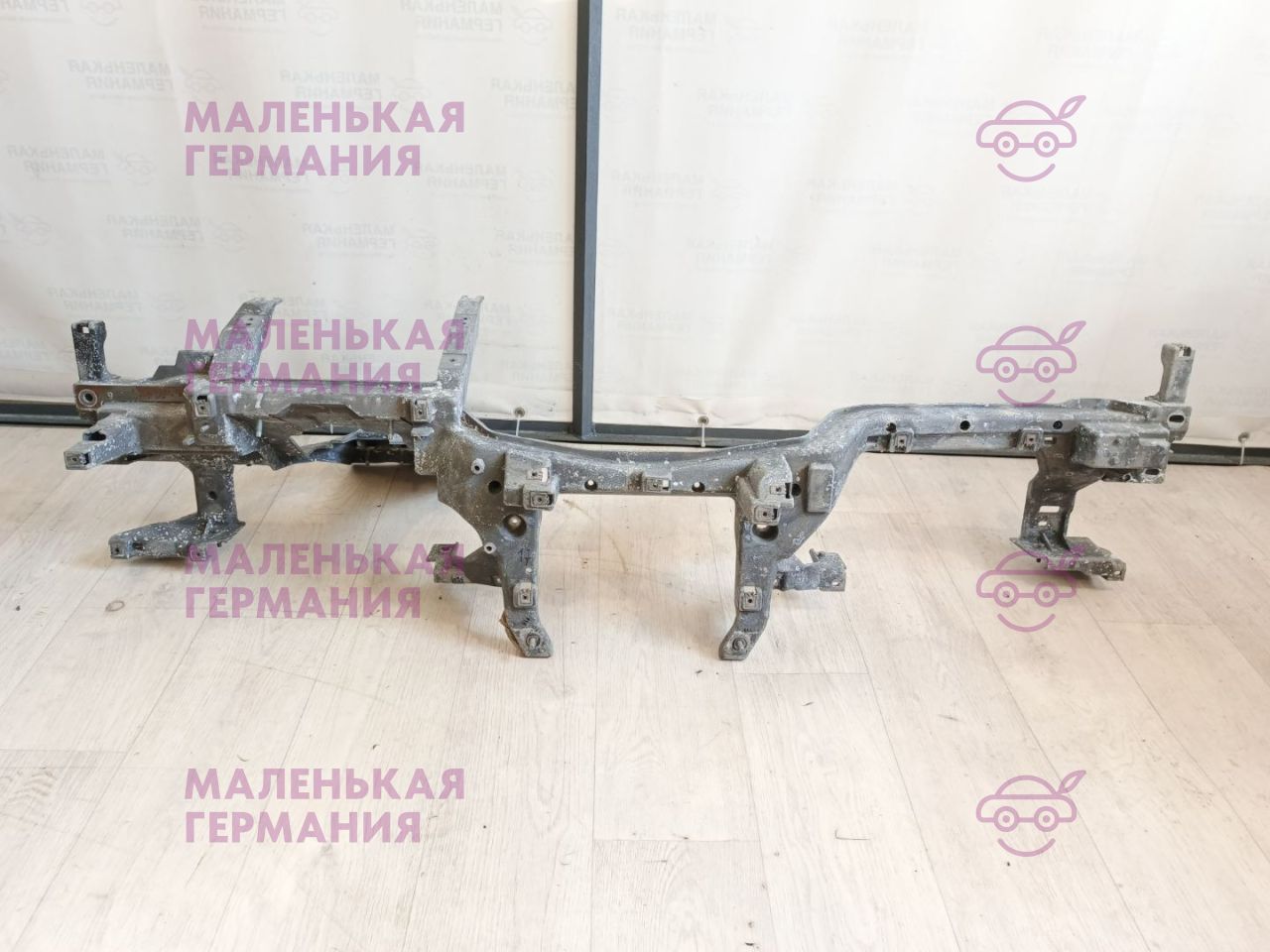 усилитель торпедо BMW 5 серия G30/G31 G30 2019, 4.4 л., N63 B44 C, бензин, АКПП, carbonschwarz metallic (416), седан, полный привод, 51459297646, 9297646, 51459297644, 9297644 - фото №1