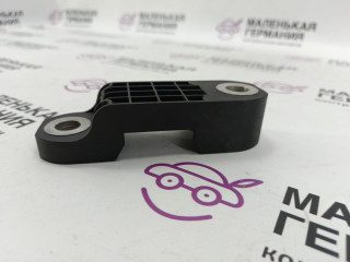 крепление стабилизатора / втулки стабилизатора BMW 5 серия G30/G31 G30 2019, 4.4 л., N63 B44 C, бензин, АКПП, carbonschwarz metallic (416), седан, полный привод, 31356861471, 6861471