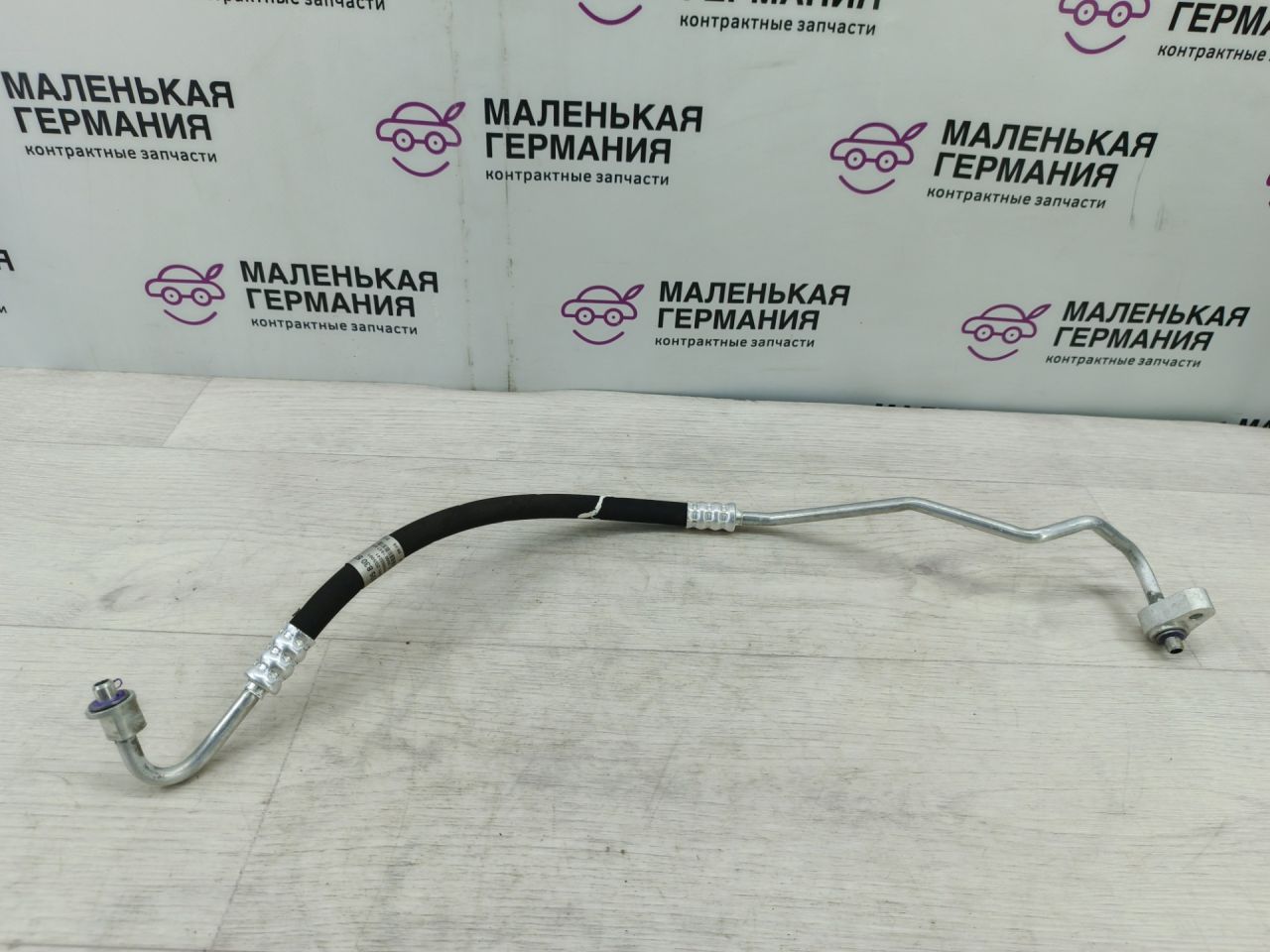 трубка кондиционера Mercedes-Benz C-Класс W205/S205/C205 2014, 2.0 л., M 274.920, бензин, АКПП, белый, седан, задний привод, правый руль, A2058305702 - фото №1