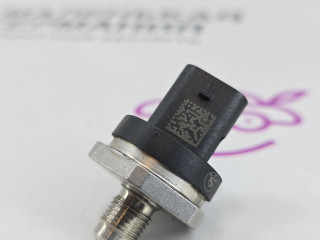 датчик давления топлива BMW X1 F48 2017, 2.0 л., B48 A20 B, бензин, АКПП, синий mediterranblau c10, полный привод, правый руль, 13538643665, 0261545122, 8643665