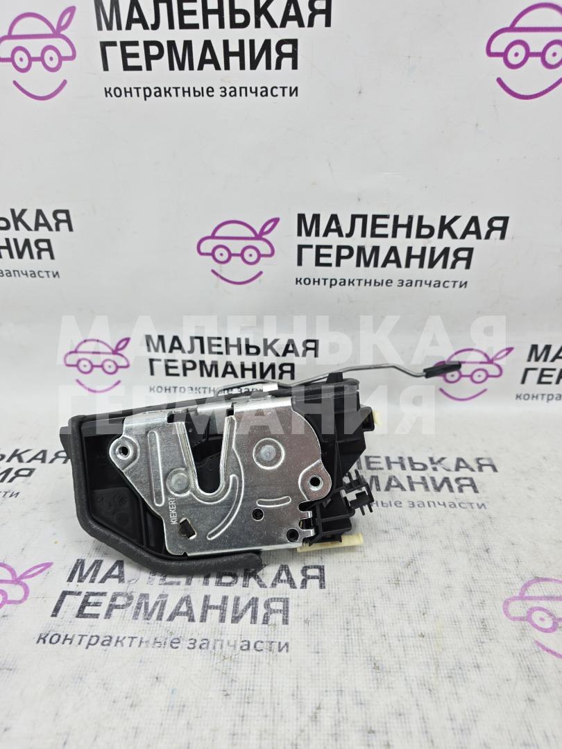 замок двери передней левой BMW 1 серия F20/F21 F20 2013, 3.0 л., N55 B30 A, бензин, АКПП, 300, u300 — alpinweiss iii, хетчбэк 5 дв., задний привод, правый руль, 7229457 - фото №1