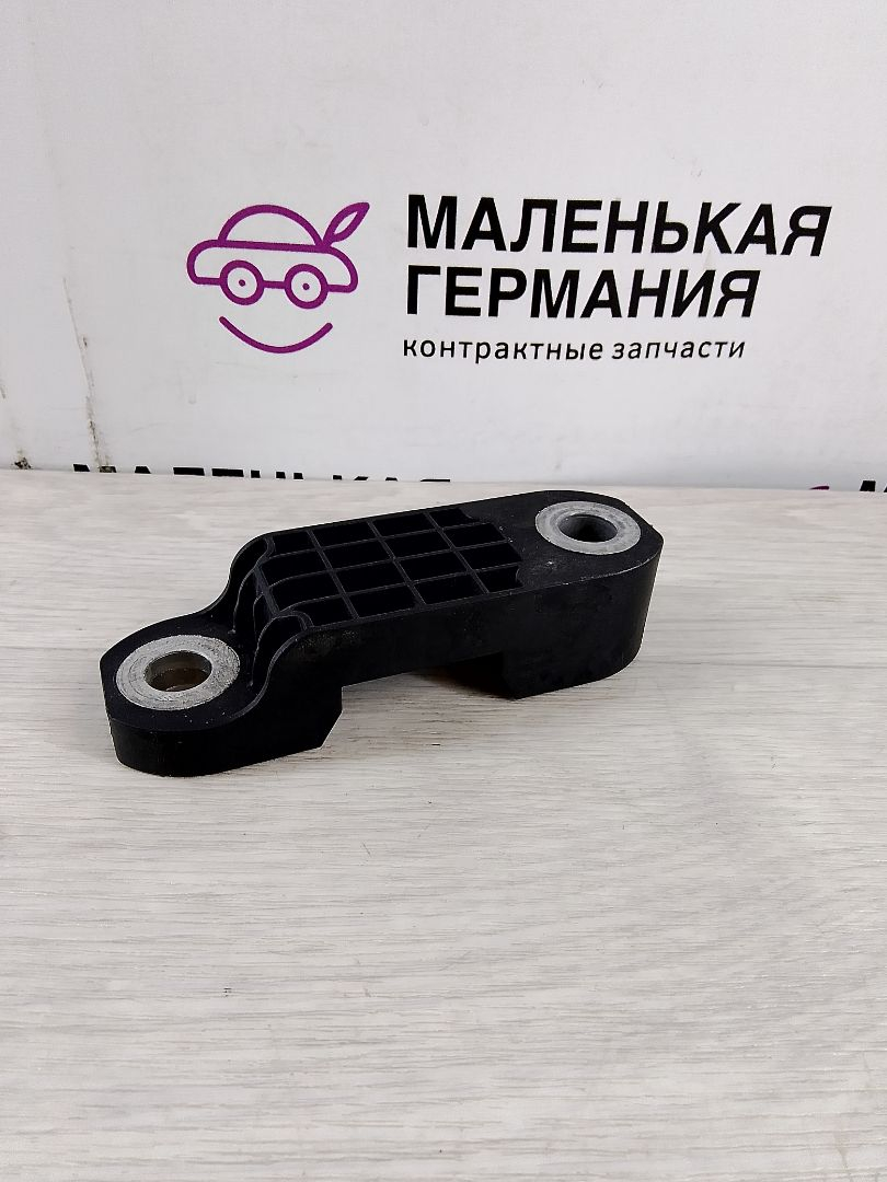 крепление стабилизатора / втулки стабилизатора BMW 5 серия G30/G31 G30 2017, 3.0 л., B58 B30 A, бензин, АКПП, темно-синий, седан, полный привод, 31356861471, 6861471 - фото №1