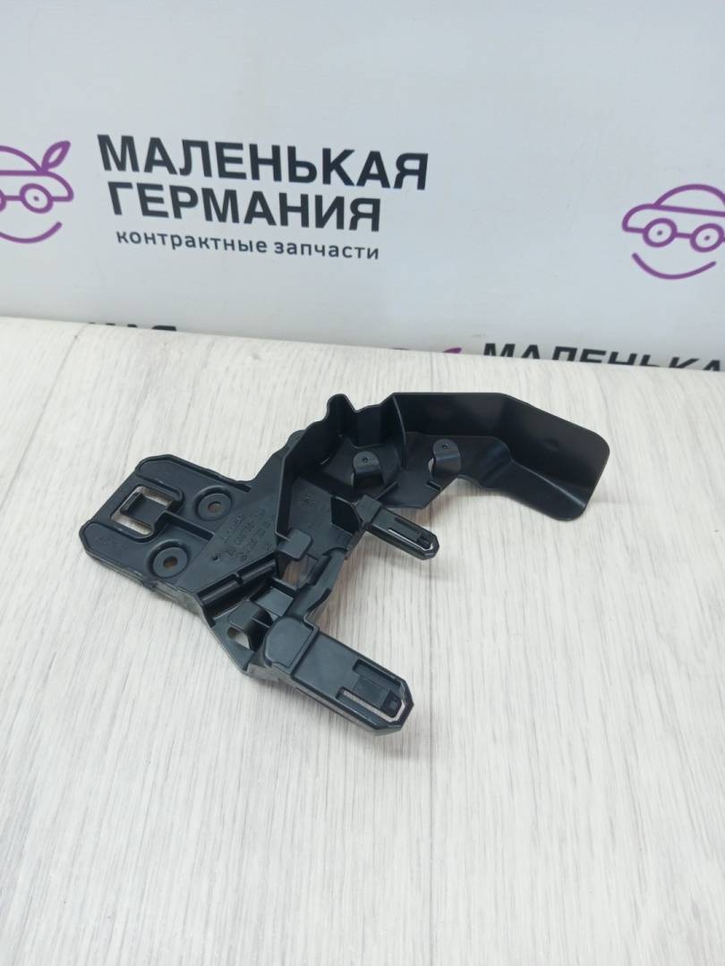 кронштейн замка кабины Mercedes-Benz C-Класс W205/S205/C205 2014, 2.0 л., M 274.920, бензин, АКПП, белый, седан, задний привод, правый руль, A2057230314 - фото №1