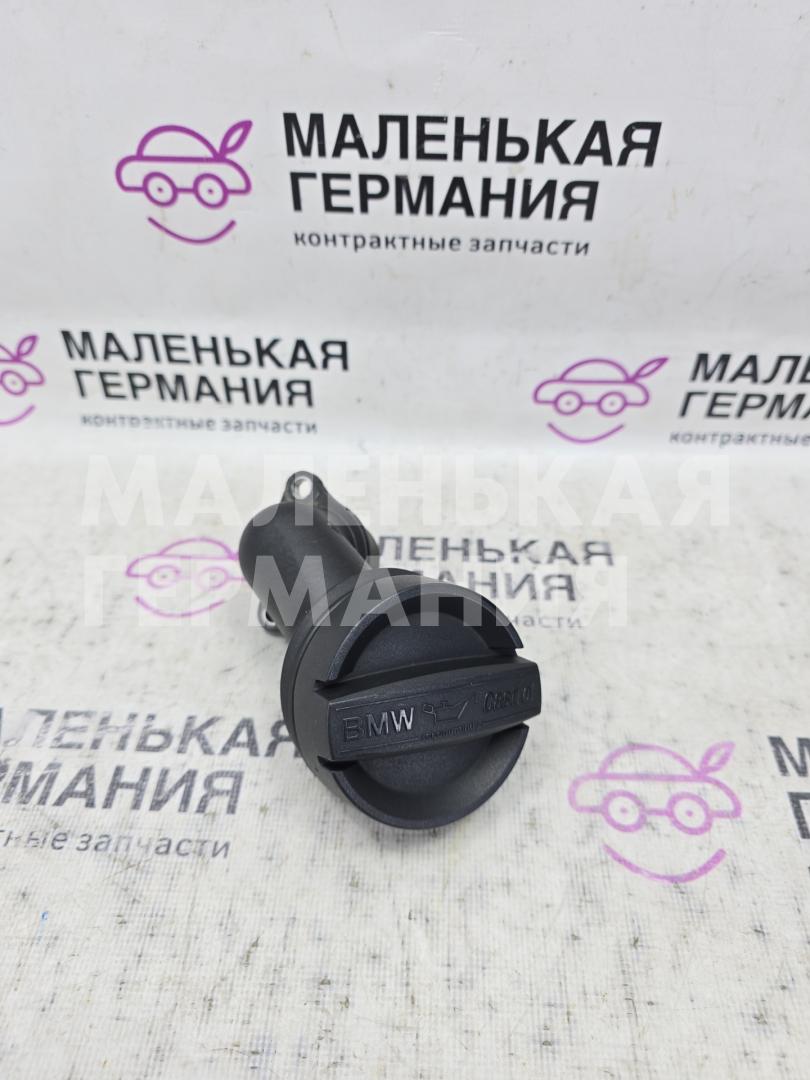 маслозаливная горловина BMW 6 серия F06/F12/F13 2012, 4.4 л., N63 B44 B, бензин, АКПП, alpinweiss 3 (300), хетчбэк 5 дв., задний привод, правый руль, 11128507153, 8507153, 11127507224, 7507224 - фото №1