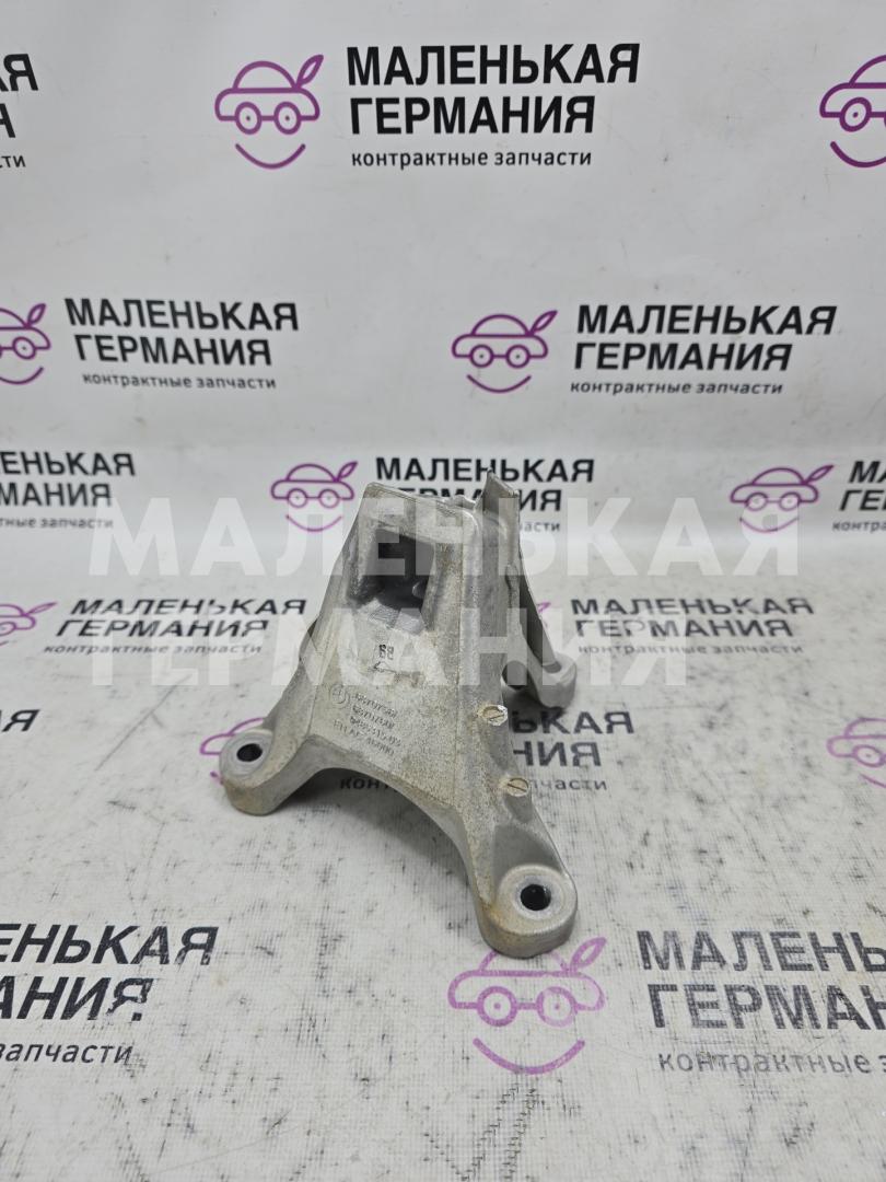 кронштейн двигателя BMW X3 G01 2019, 2.0 л., B48B20C, бензин, АКПП, c1m phytonic-blau metallic, внедорожник 5 дв., полный привод, 22116870760, 22116870756, 6870756, 6870760, 9458315 - фото №1