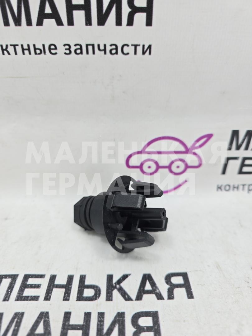 отбойник капота BMW 6 серия F06/F12/F13 2012, 4.4 л., N63 B44 B, бензин, АКПП, alpinweiss 3 (300), хетчбэк 5 дв., задний привод, правый руль, 51767183752, 7183752 - фото №1