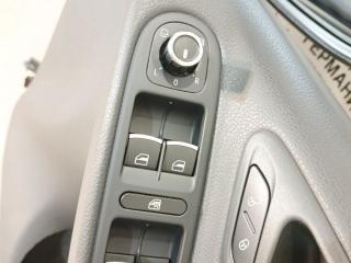 блок управления стеклоподъемниками Volkswagen Golf GTI 6 поколение 2011, 2.0 л., CCZB, бензин, робот, b4/b9a белый, хетчбэк 5 дв., передний привод, правый руль