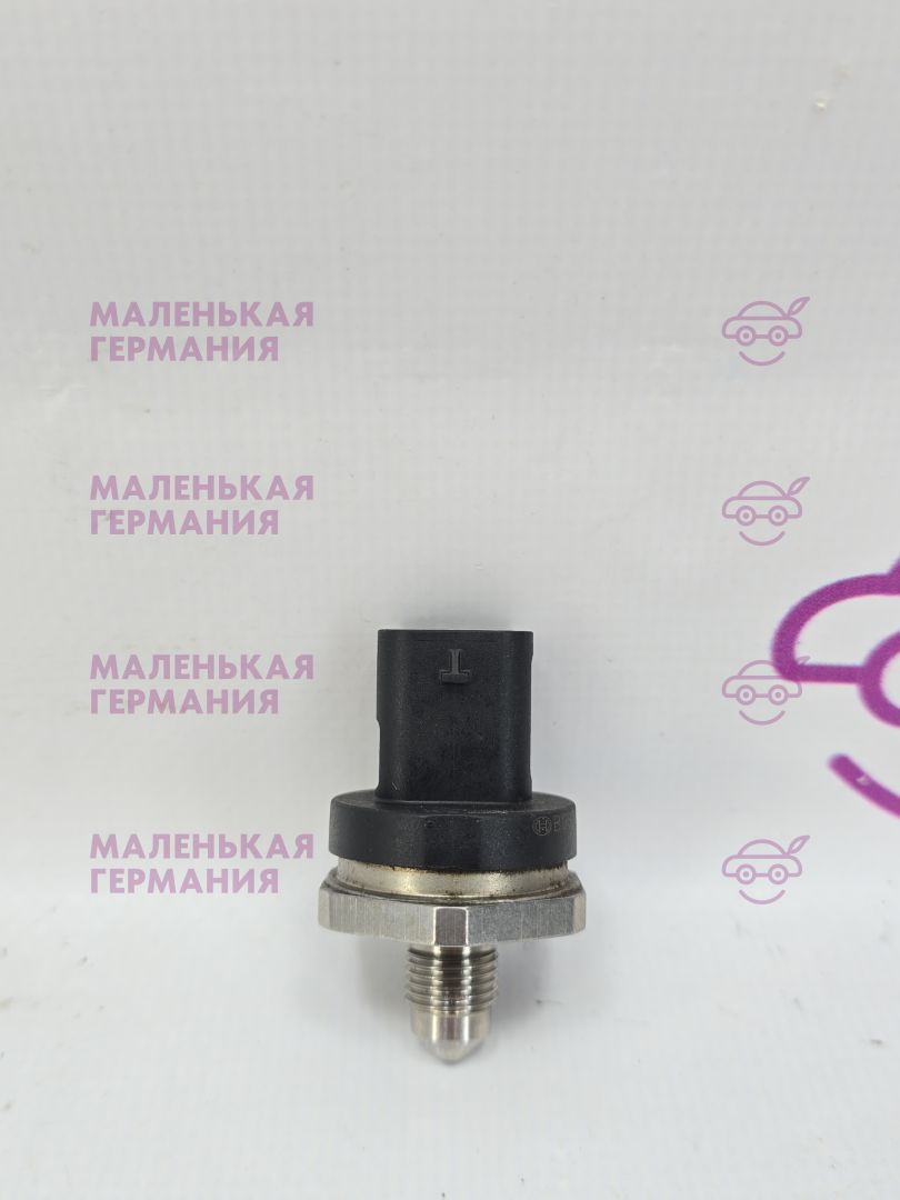 датчик давления топлива BMW 5 серия G30/G31 G30 2017, 3.0 л., B58 B30 A, бензин, АКПП, темно-синий, седан, полный привод, 0261545122, 13538643665, 0261545122, 8643665 - фото №1