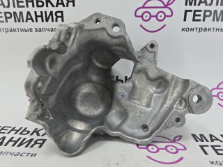 кронштейн ТНВД Mercedes-Benz E-Класс W212 [рестайлинг] W212 (2013 - 2016), 2.0 л., M 274.920, бензин, синий, седан, задний привод, правый руль, A2740920134