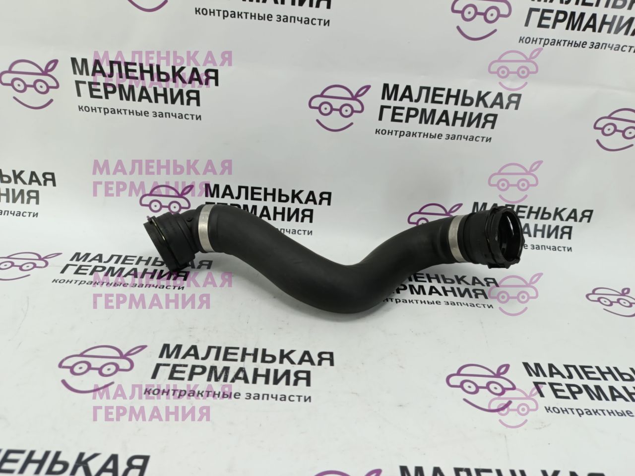 патрубок радиатора BMW 5 серия G30/G31 G30 2019, 4.4 л., N63 B44 C, бензин, АКПП, carbonschwarz metallic (416), седан, полный привод, 17128602669 - фото №1