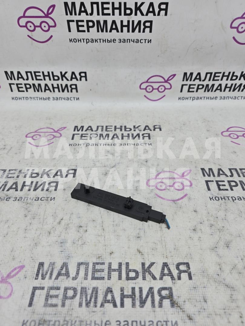 Антенна системы комфортного доступа Volkswagen Passat B8 2015, 1.8 л., CJSA, бензин, робот, 2t/c9x чёрный перламутр, седан, правый руль, 5K0962132A - фото №1
