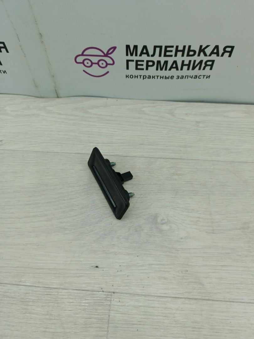 кнопка открытия багажника Skoda Octavia 2 поколение (A5) (2004 - 2009), 1Z0827574C - фото №1