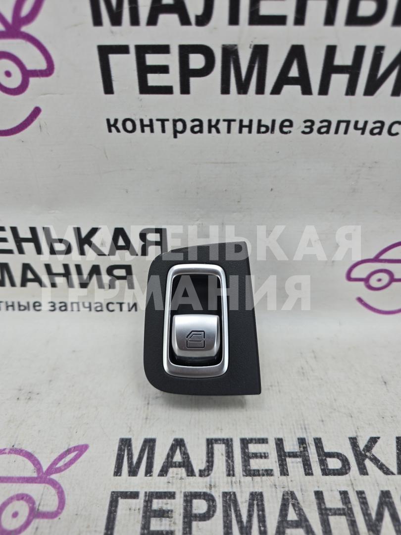 кнопка стеклоподъемника двери задней правой Mercedes-Benz C-Класс W205/S205/C205 W205.042 2014, 2.0 л., M 274.920, бензин, АКПП, 755 серый, седан, задний привод, правый руль, A2229052203 - фото №1