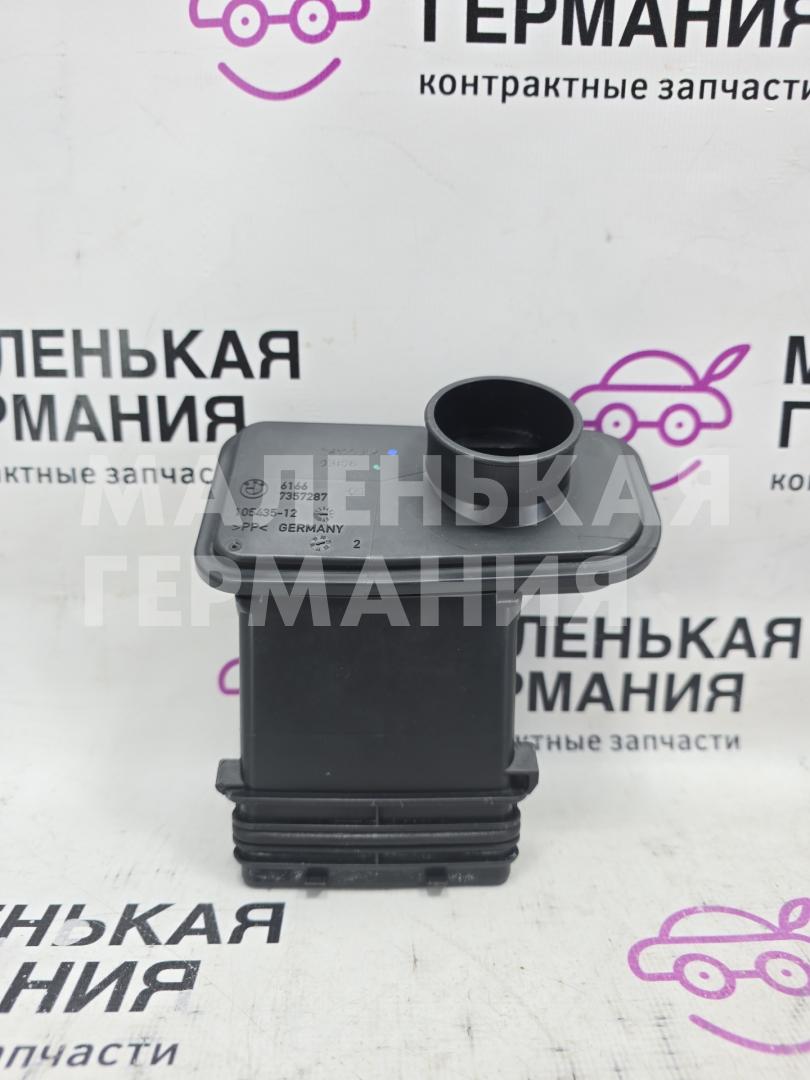 горловина бачка омывателя BMW 5 серия G30/G31 G30 2019, 4.4 л., N63 B44 C, бензин, АКПП, carbonschwarz metallic (416), седан, полный привод, 61667357287, 7357287 - фото №1
