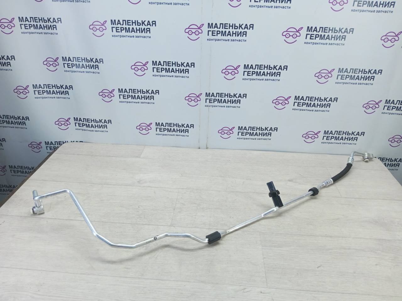 трубка кондиционера BMW 6 серия F06/F12/F13 2013, 4.4 л., N63 B44 B, бензин, black sapphire metallic (475), 64539119994, 9119994, 9141958 - фото №1