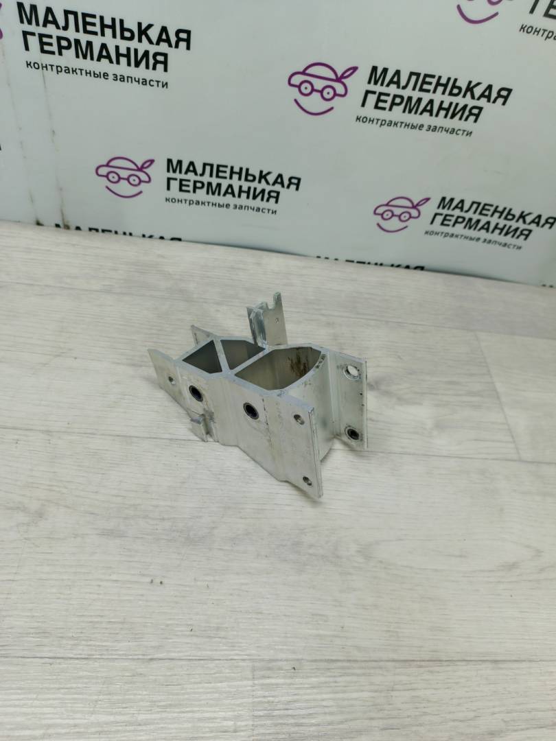 кронштейн радиатора BMW X3 G01 (2017 - 2026), 51117473457, 7473457 - фото №1