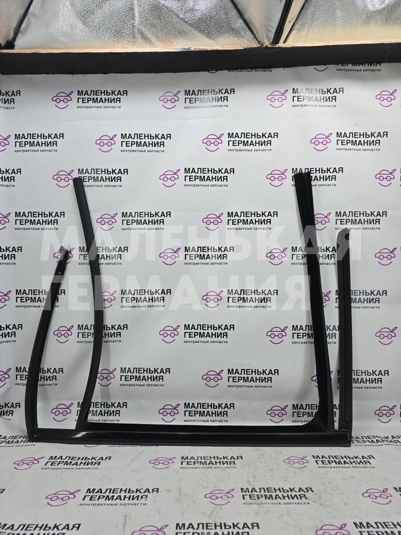 молдинг стекла двери задней BMW X5 M F85 2016, 4.4 л., S63 B44 B, бензин, АКПП, donington grau (c28), полный привод, 51357289667, 7289667 - фото №1