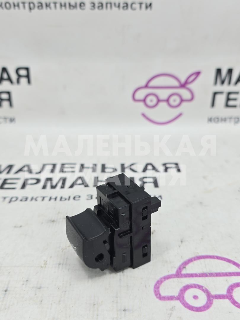 кнопка открытия багажника BMW X5 M F85 2016, 4.4 л., S63 B44 B, бензин, АКПП, donington grau (c28), полный привод, 9318704, 61319318704, 61319267981, 9267981 - фото №1