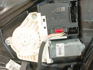 моторчик стеклоподъемника передний левый Volkswagen Passat CC 1 поколение [рестайлинг] 2013, 2.0 л., CCZB, бензин, робот, z2/h5x синий металлик, седан, передний привод, правый руль