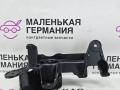 механизм открытия капота (кронштейн в салоне) BMW X5 F15 2013, 3.0 л., N57 D30 A, дизель, АКПП, mineralweiss metallic (a96), внедорожник 5 дв., полный привод, правый руль, 51437284599, 7284599 - фото №5