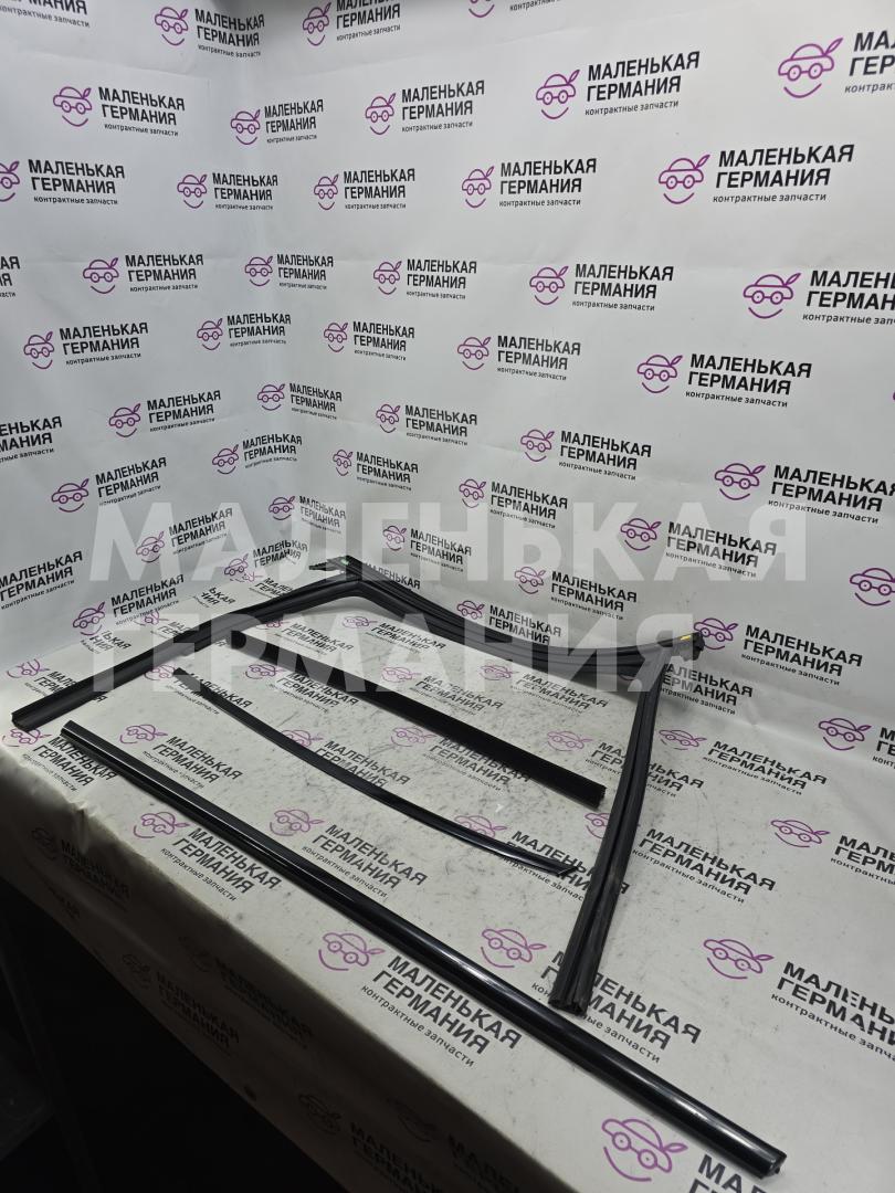 Комплект молдингов Audi A4 B9 2017, 2.0 л., CVKB, бензин, АКПП, 2y/s9r белый металлик, седан, передний привод, правый руль, 8W5839432, 8W5839644, 8W8853764, 8W0839480 - фото №1