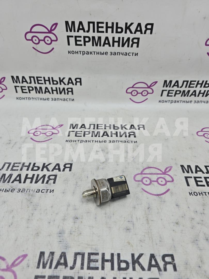 датчик давления топлива BMW X6 E71/E72 E71 2009, 3.0 л., N54 B30 A, бензин, серебро, правый руль, 13537537319, 7537319 - фото №1