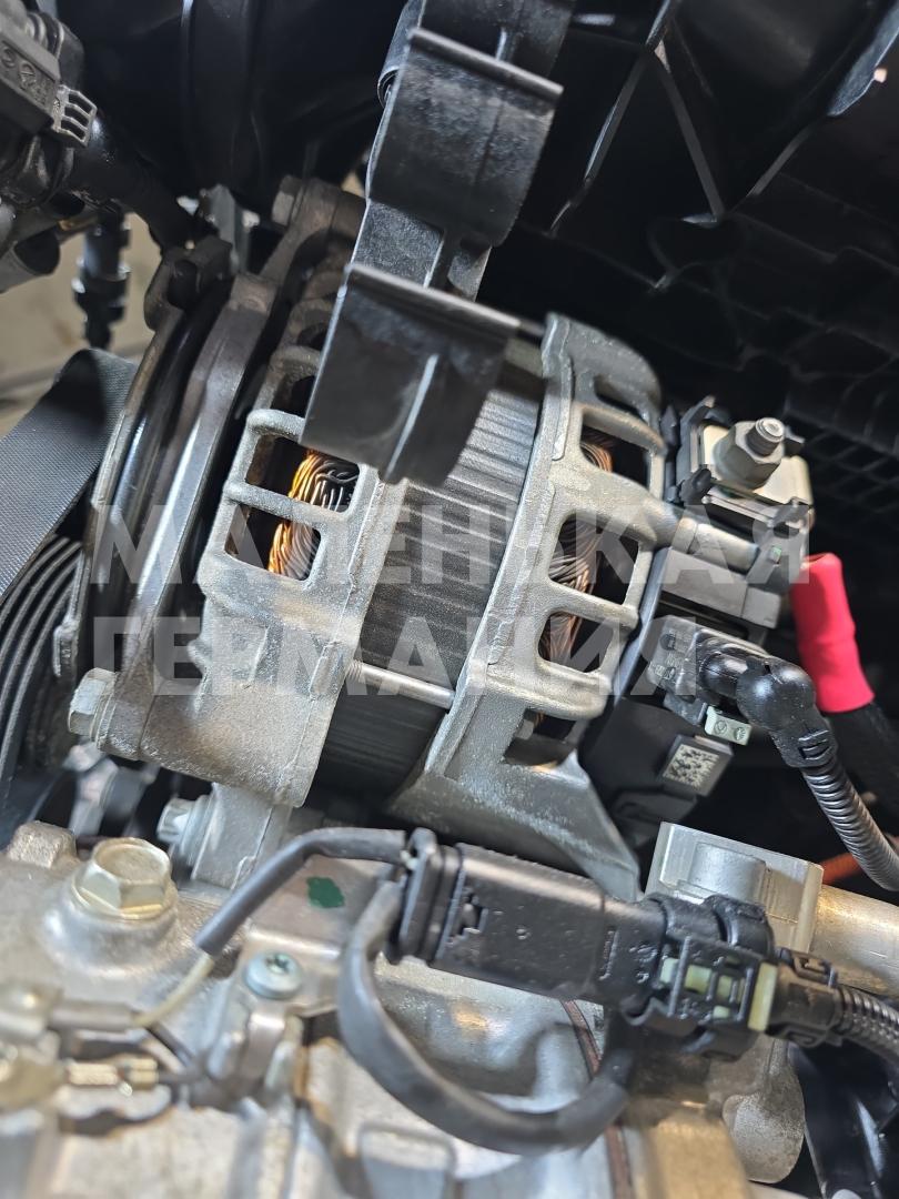 генератор BMW 5 серия G30/G31 G30 2018, 2.0 л., B48 B20 A, бензин, АКПП, a96 mineral-weiss metallic, седан, задний привод, правый руль, 12318571357, 8571357 - фото №1