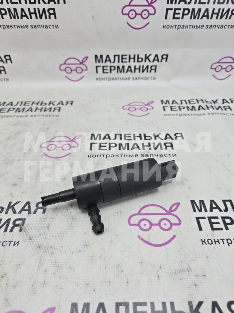 насос (моторчик) омывателя фар Mercedes-Benz A-Класс W176 (2012 - 2015), серый, правый руль, A2048690021 - фото №1