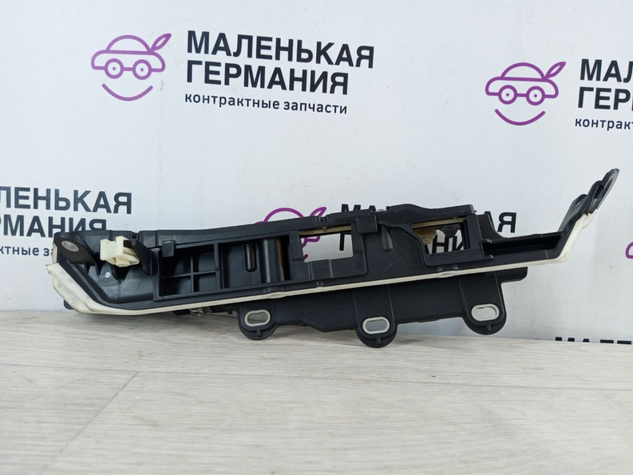 кронштейн (крепление) BMW 5 серия G30/G31 G30 2017, 3.0 л., B58 B30 A, бензин, АКПП, темно-синий, седан, полный привод, 61139334787, 9334787, 61139334789, 9334789 - фото №1